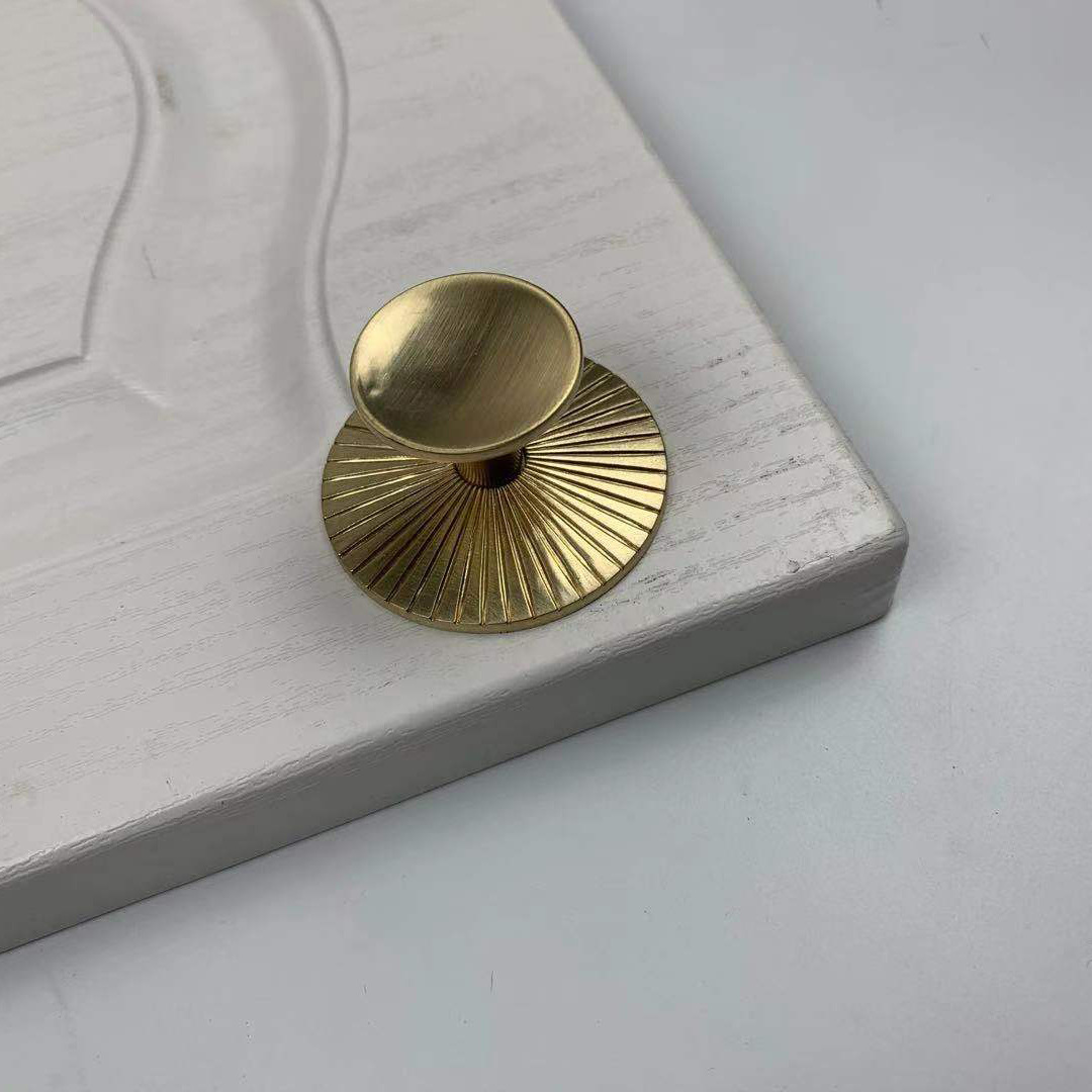 มือจับทองเหลืองสำหรับตู้และลิ้ - Furniture Hardware With Backplate บทวิจารณ์และราคา